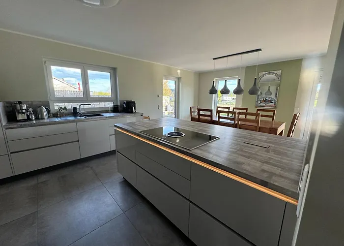 Modernes In * Udersdorf